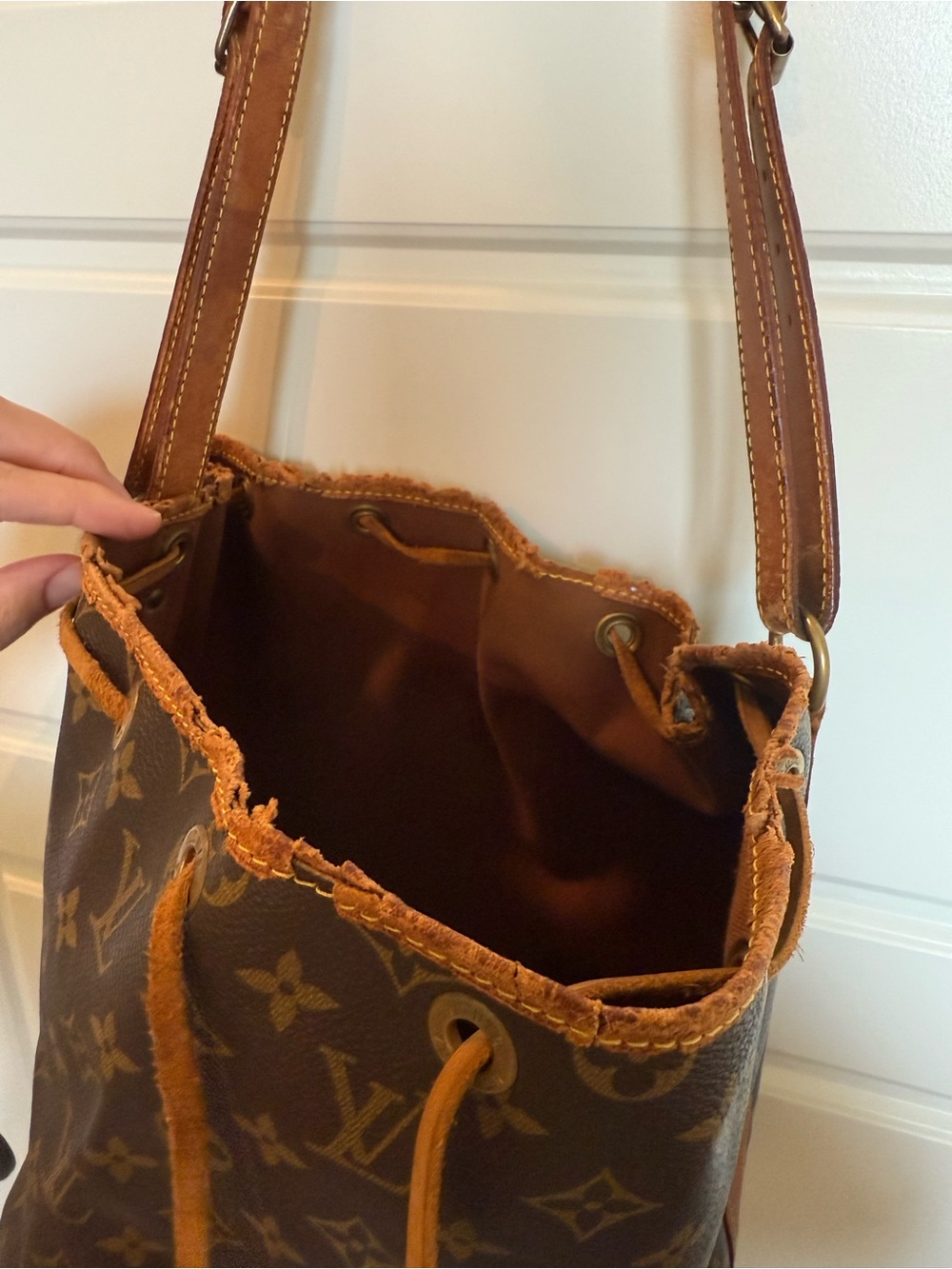 Louis Vuitton Monogram Canvas Drawstring Shoulder Bag in Brown and Tan - Picture 3 of 10